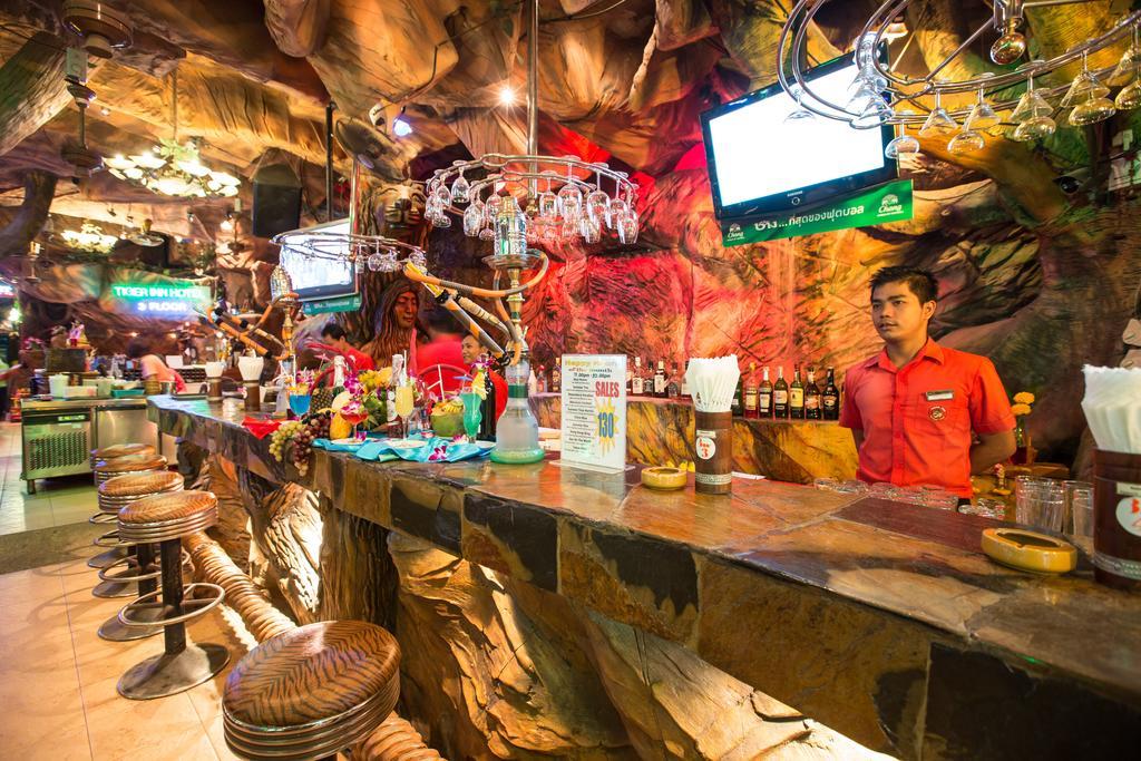 Tiger Inn Patong Esterno foto