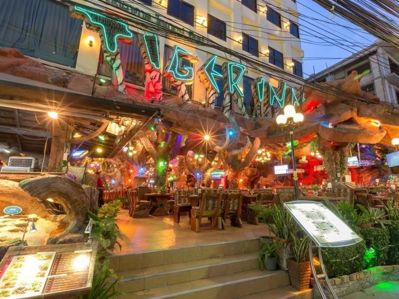 Tiger Inn Patong Esterno foto