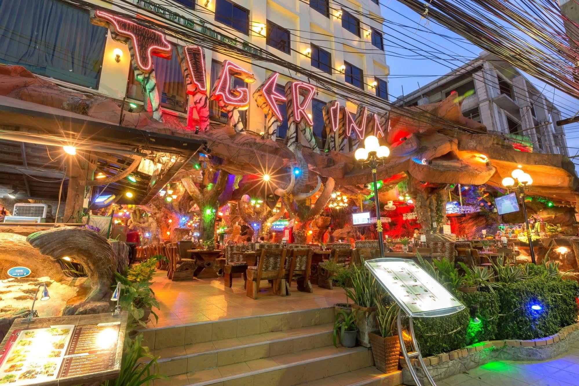 Tiger Inn Patong Esterno foto